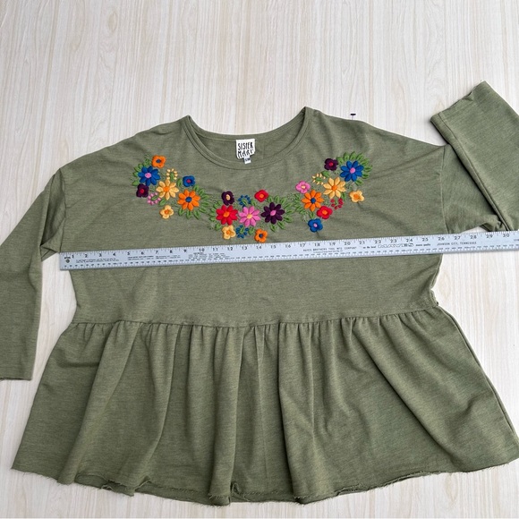 SISTER MARY Emma Floral Multicolored Embroidered Green Oversized Top Sz S/M - Picture 11 of 14